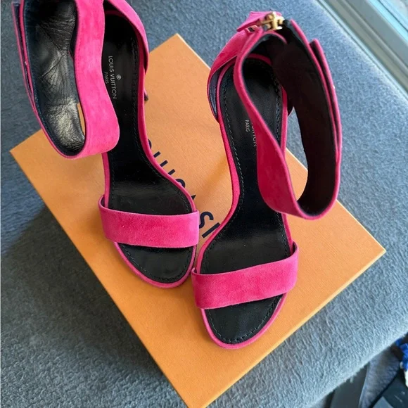 Louis Vuitton Hot Pink Suede Heels authentic - Picture 2 of 7